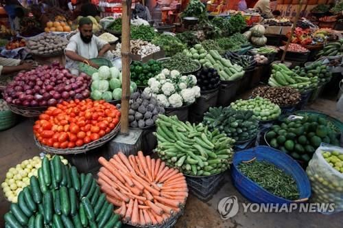  파키스탄 카라치의 시장.