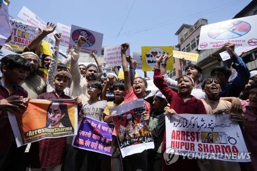 인도서 '무함마드 모욕 발언' 갈등 폭발…힌두 남성 참수 피살