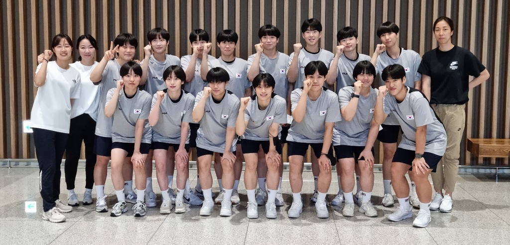 한국 여자 청소년 핸드볼 국가대표 선수단. 