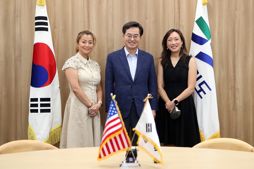 김동연 지사, 엘렌 박 하원의원(왼쪽)·린다 리 시의원 접견 