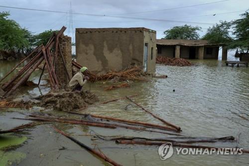 홍수로 큰 피해가 발생한 파키스탄 발루치스탄주.