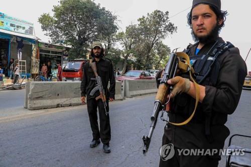카불 러대사관 인근서 자폭 테러…"15∼20명 사상"