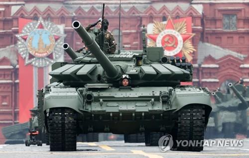지난 5월 러시아 모스크바 붉은광장에서 열린 제2차세계대전 승전 기념 군사 퍼레이드에 등장한 T-90M 전차 [타스 연합뉴스 자료사진. 재판매 및 DB 금지]