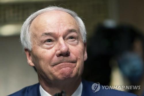 미 공화당 소속인 애사 허친슨 아칸소주지사