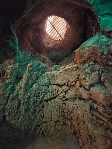 2천년 전 예수가 자란 지하동굴 집터