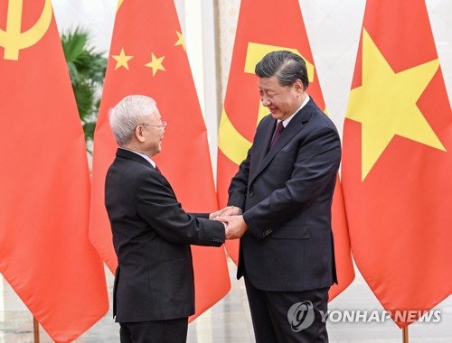 시진핑, 베트남 서기장과 축전교환…"양국관계 지속 발전 원해"