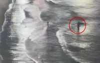 차가운 광안리 바다에 들어간 모녀…경찰이 구조