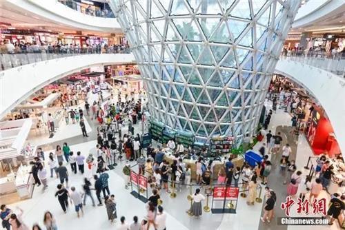 중국 하이난 면세점 쇼핑객들