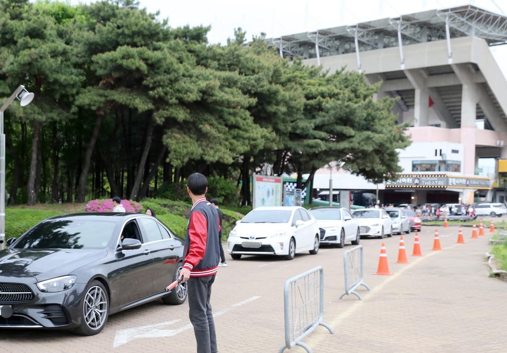 홈경기 뒤 출차 지연을 막고자 노력하는 프로야구 SSG 랜더스