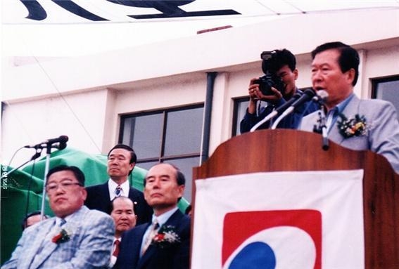 '김대중 탄생 100주년' 생애 사진전에 전시되는 김대중 전 대통령 연설 장면