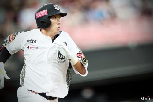 믿고 쓰는 롯데 출신…kt 이호연 월간 타율 1위 행진