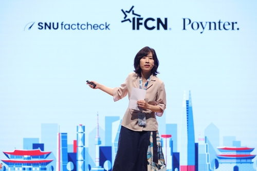 "팩트체크시 참·거짓 명시적 판정은 확정편향 자극"