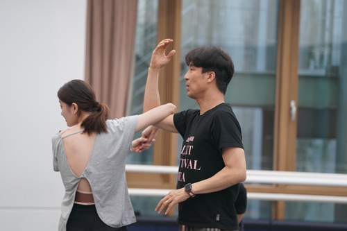 인공지능으로 창작한 발레…"포즈 입력하면 연계 동작 찾아주죠"