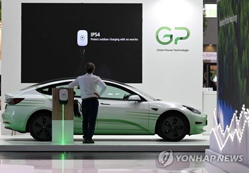 '中 갈륨 수출통제' 전기차 등 EU 녹색경제 이행에 타격 가능성