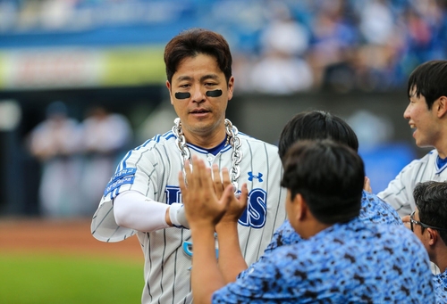 역대 포수 통산 최다 홈런 1위로 올라선 강민호