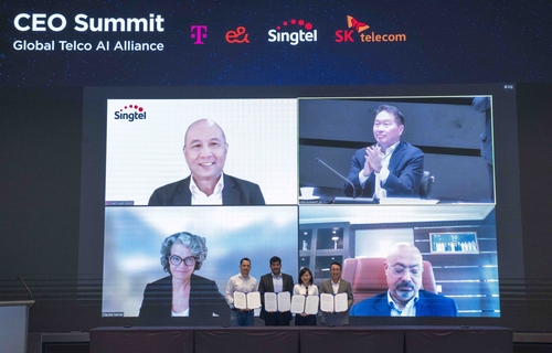 SK최태원, AI 개발에 팔 걷어붙였다…독·싱·UAE 통신사와 동맹