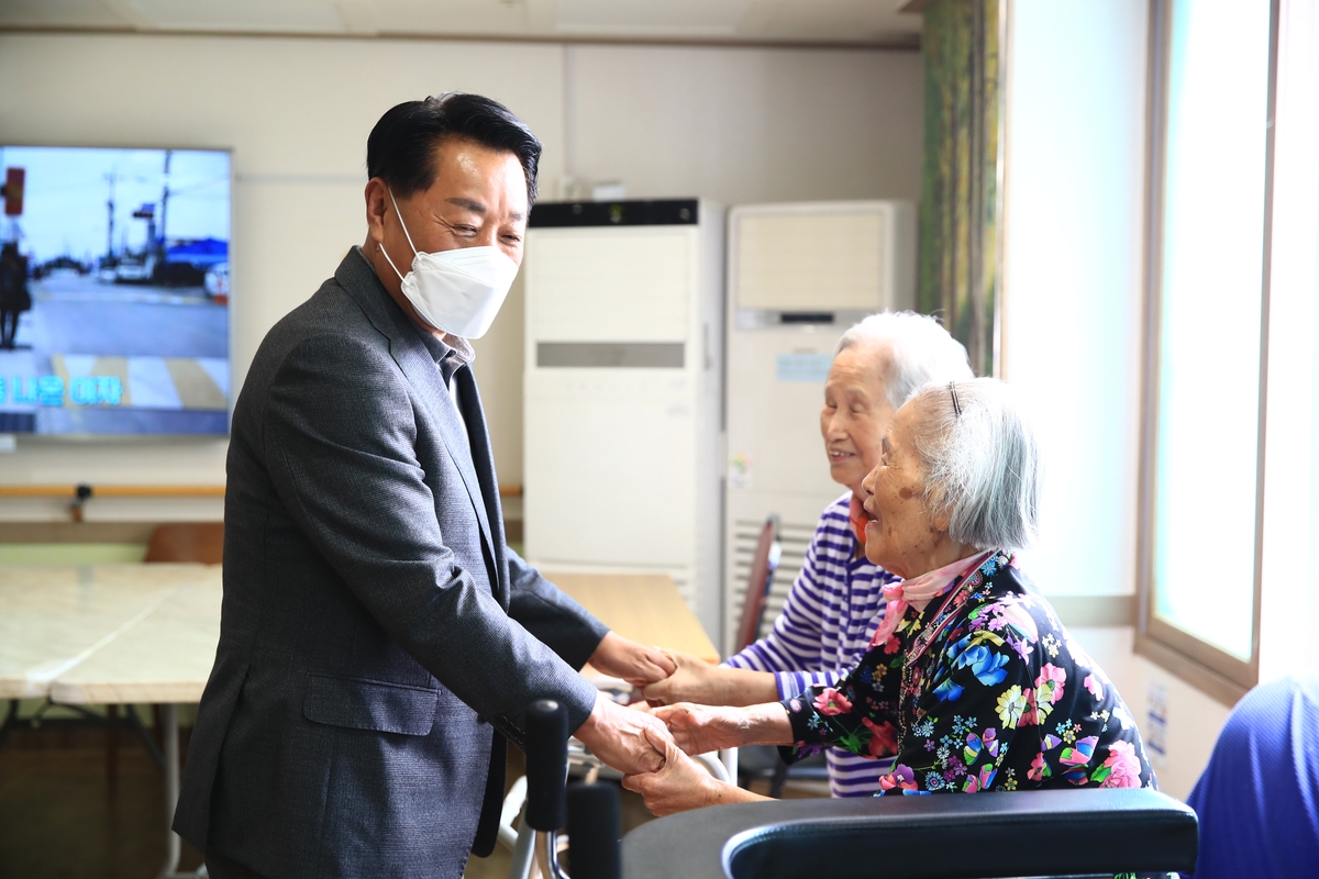 이상철 곡성군수 명절맞아, 복지시설 나눔활동