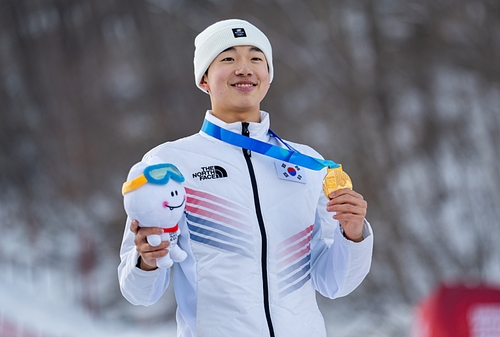 청소년올림픽] 이윤승, 프리스타일 스키 남자 듀얼모굴 금메달(종합) | 연합뉴스