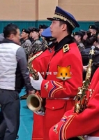 빨간 제복에 색소폰 든 방탄소년단 RM…군악대 복무 근황 화제