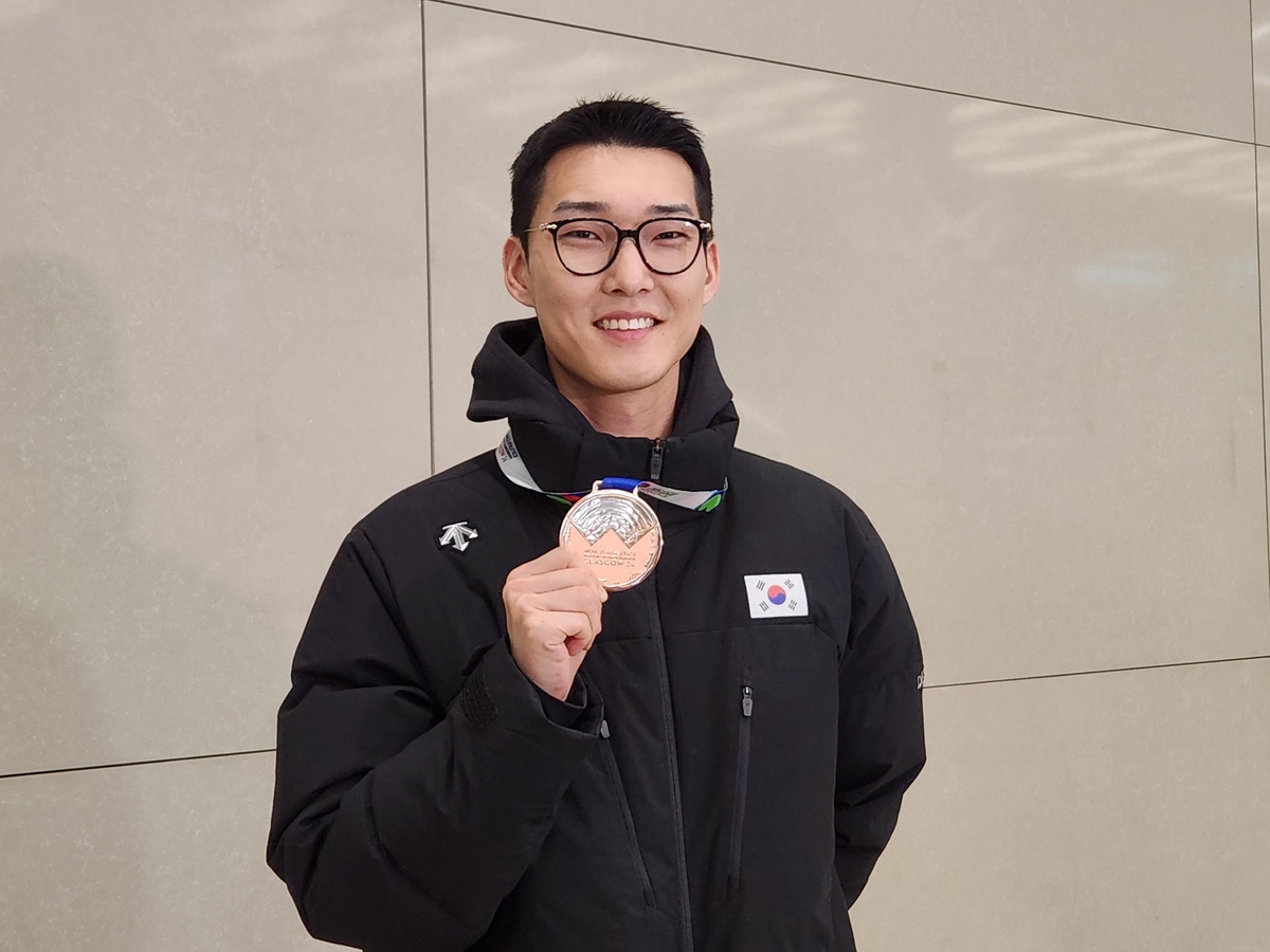 세계실내선수권 동메달 목에 건 우상혁