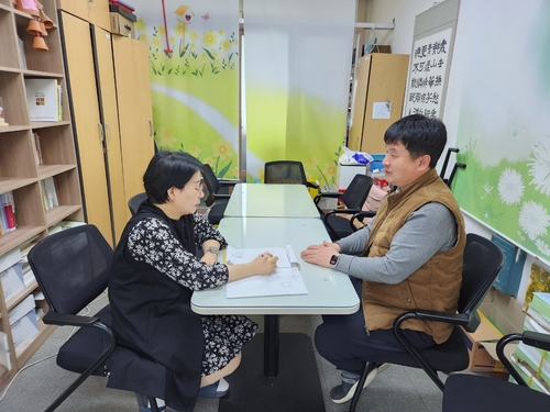 신종섭(사진 오른쪽) 순천시 농촌자원팀장