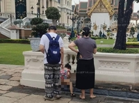 태국 왕궁 유적지서 아이 소변 누인 중국인 추정 부모에 '공분'