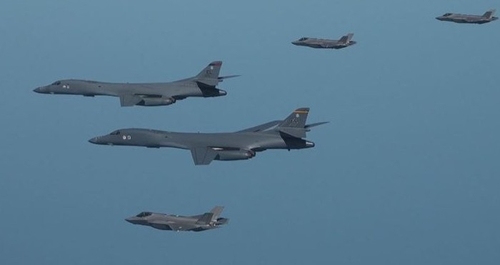 미 폭격기 B-1B, 한반도 전개해 7년만에 JDAM 투하…대북 경고장