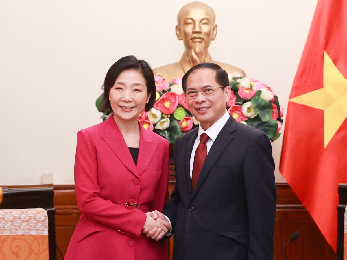 오영주 중기장관, 베트남 외교부 장관 만나 중소벤처 협력 논의