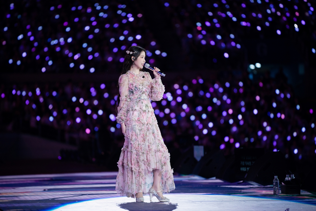 가수 아이유 서울월드컵경기장 단독 콘서트