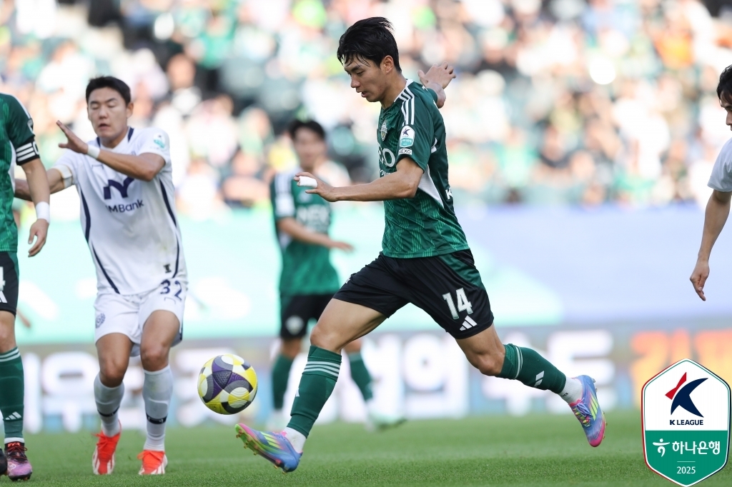 K리그1 전북 '사령탑 공석' 대구 3-1 잡고 3위로…전진우 멀티골