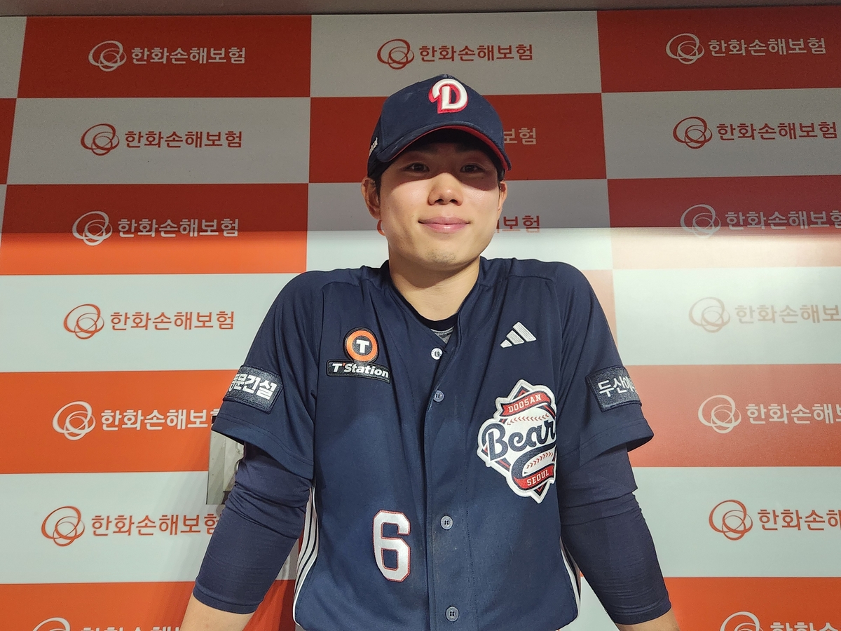 인터뷰하는 오명진