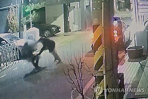 "칼 찔려도 감찰"…출동 경찰 잇단 피습에 현장은 