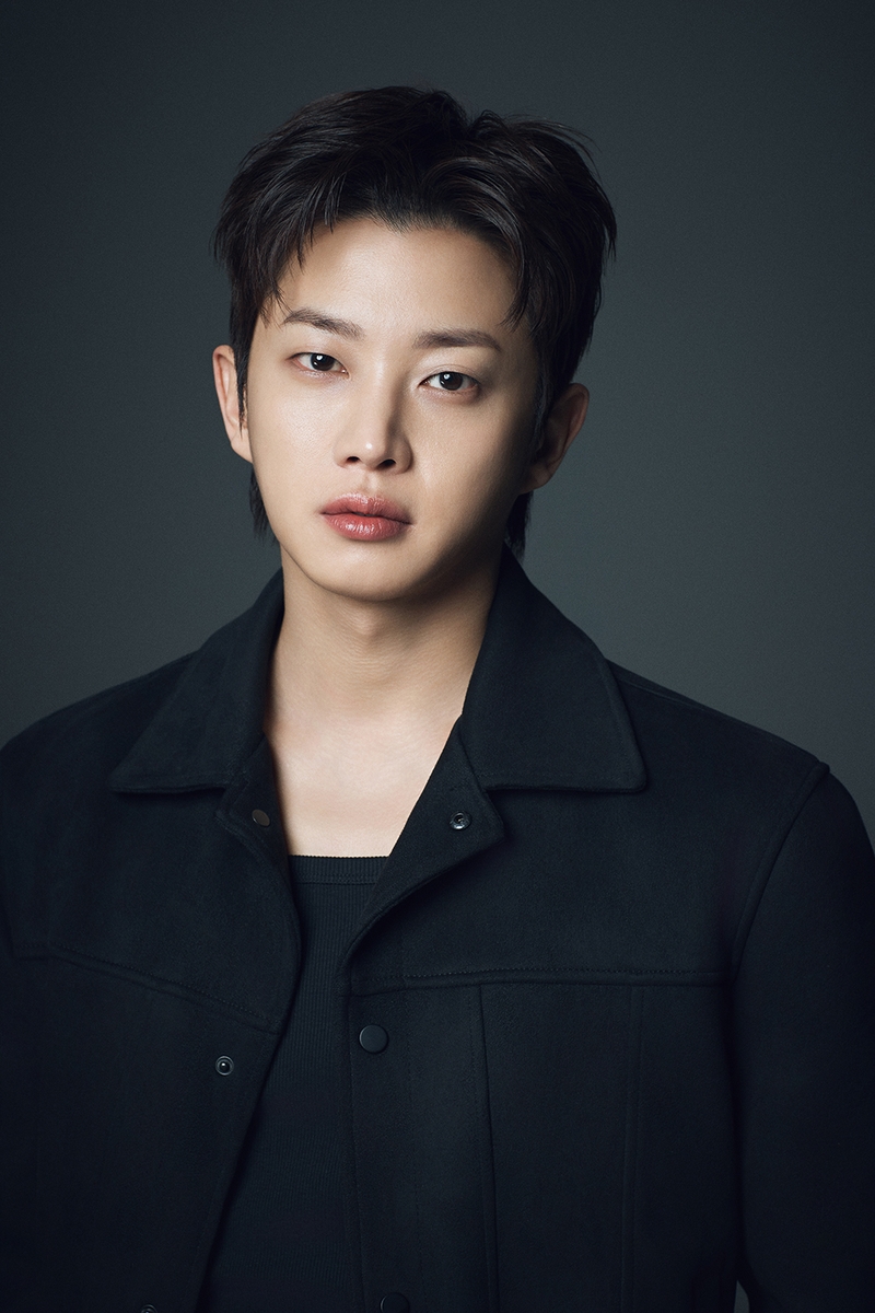 김민석 작품 위해 체지방률 8％대 달성…재입대한 듯 훈련했죠