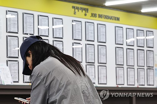 5월 사업체 종사자 감소세 멈춰…제조업은 20개월 연속↓
