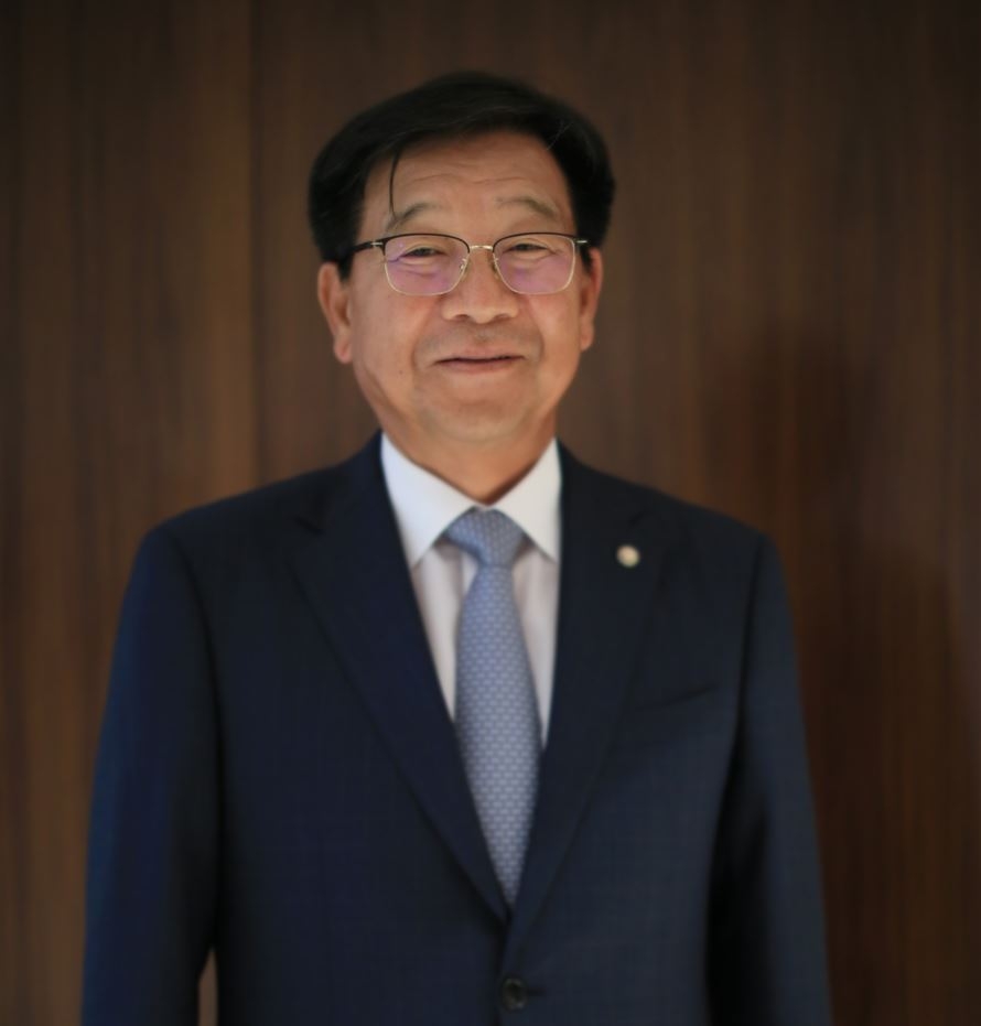 "차세대 한민족 인재 키우는 데 혼신 다할 것"
