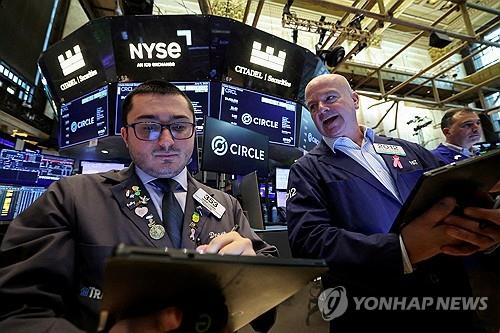 美 견조한 노동시장 지속에 국채금리 오르고 달러화 강세