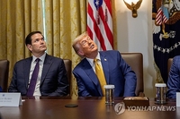 장관 모아놓고 백악관 장식 질문…104분의 트럼프식 내각회의