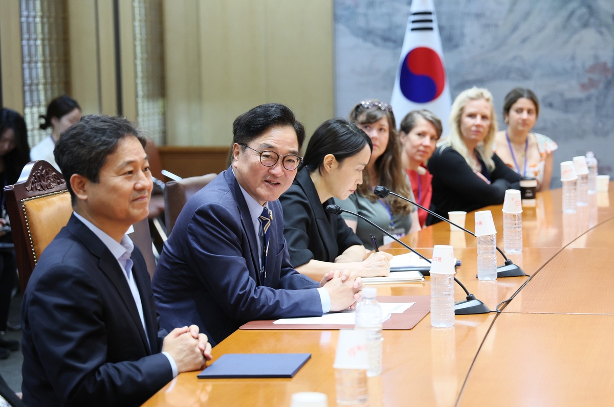 우의장, 6·25 참전국 역사교사에 "K-민주주의 역동…