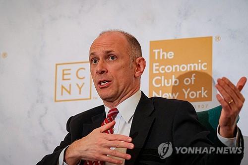 美시카고 연은총재 "최근 관세위협, 금리인하 지연시킬 …