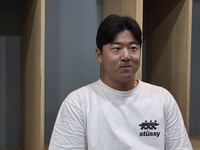 LG 송승기 "신인왕 의식 안 했지만 안현민 대단해…응원하게 돼"