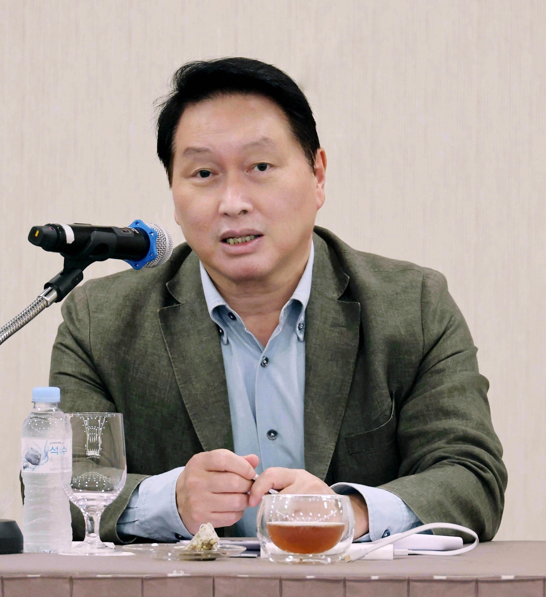 최태원 "제조업, 중국에 밀려 10년후 퇴출 위기…희망은 AI뿐"①