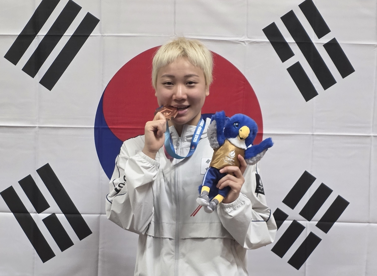 수영 이은지, 여자 배영 200ｍ 한국 신기록…하계U대…