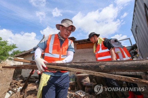 국힘 의원 40여명 충남 수해지역 방문…작업복 입고 복구지원(종합)