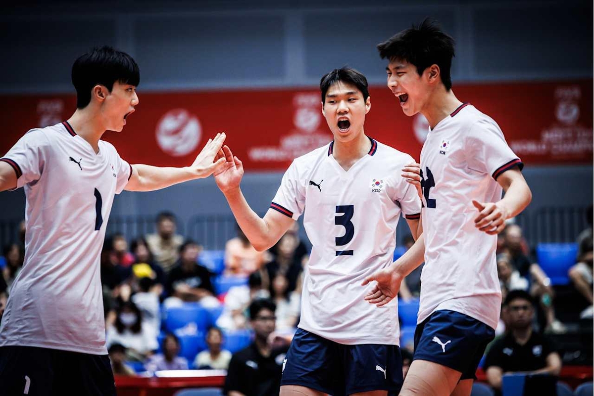'윤경 18점' U-21 남자배구, 세계선수권서 캐나다에 3-2 역전승