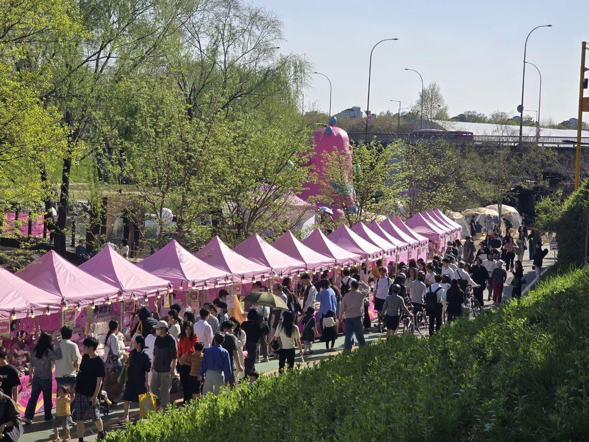 "양재천 걸으며 공예품·이벤트 즐겨요"...서초 '양재아트살롱' - 뉴스 썸네일 이미지