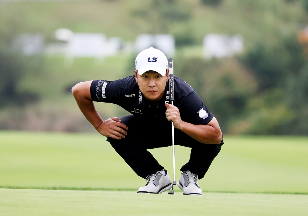 '병가' 내려던 전가람, KPGA 최경주 대회 첫날 6언더파