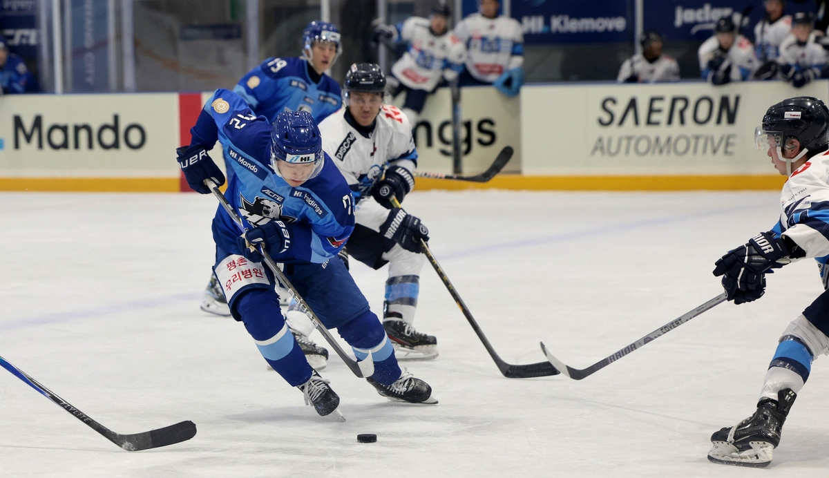 2골을 몰아친 김건우(사진 왼쪽 첫번째)