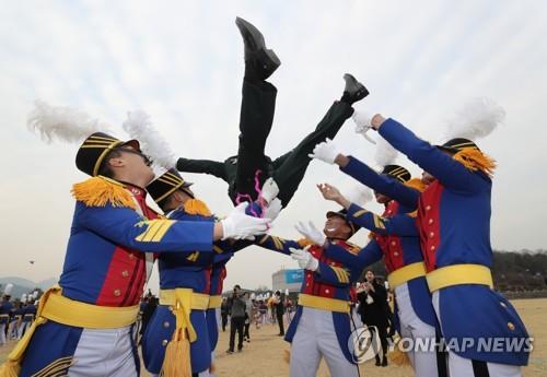 '나는 육사 출신이다' 