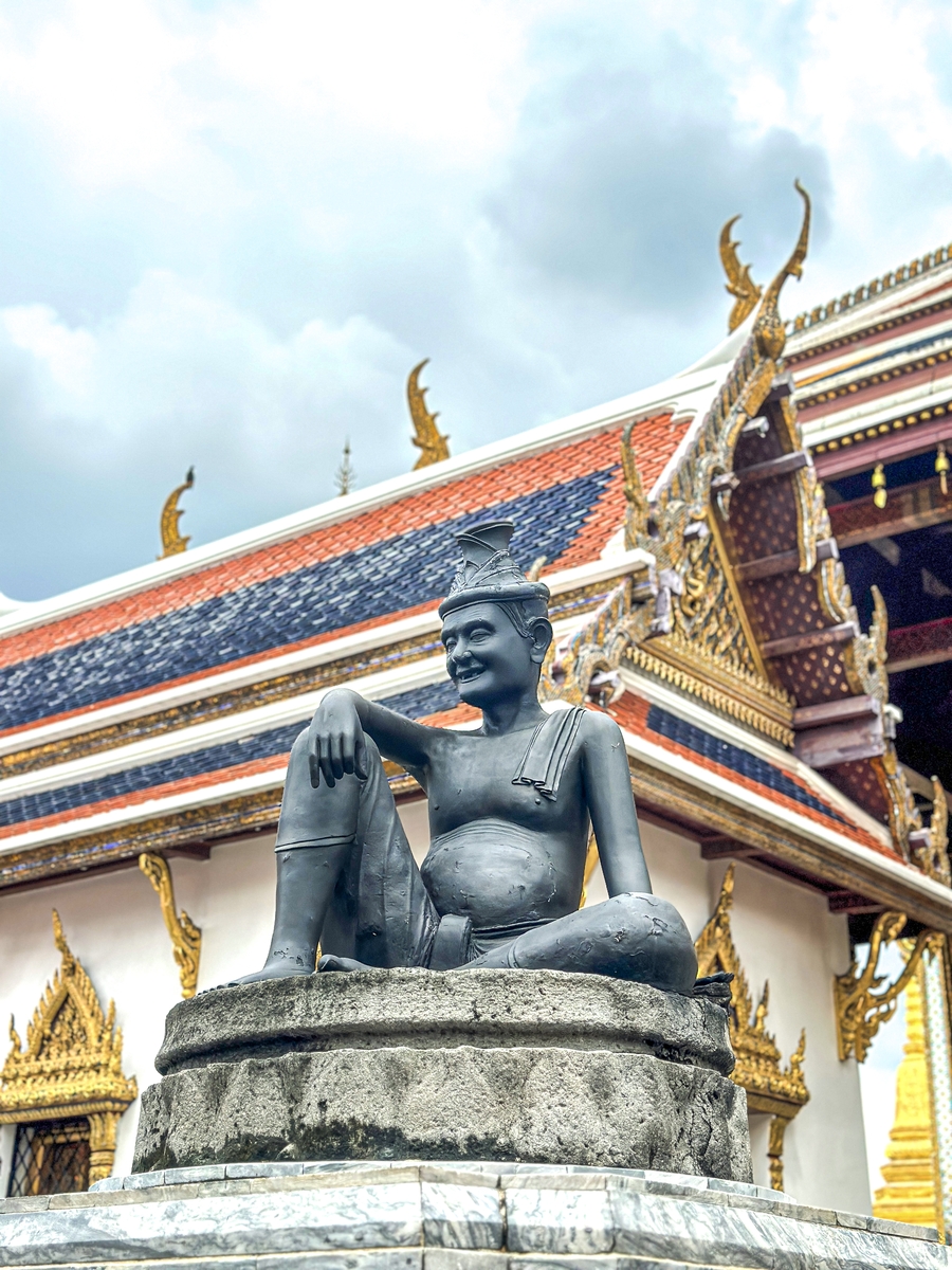 그랜드 팰리스에 있는 은둔자 청동상 [사진/권혁창 기자]
