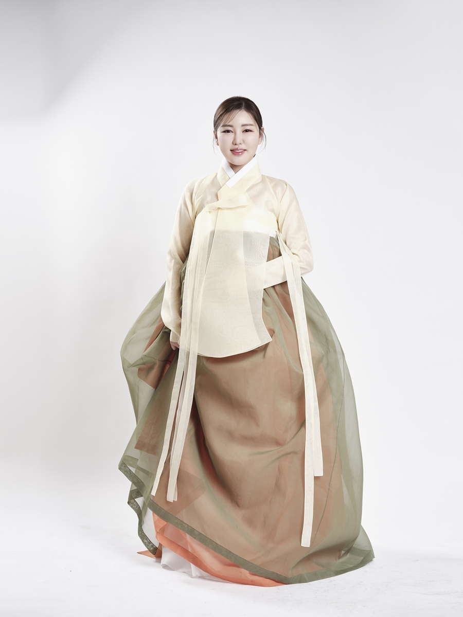 송가인 '가인이어라' 중등 음악 교과서 수록…트로트 최초